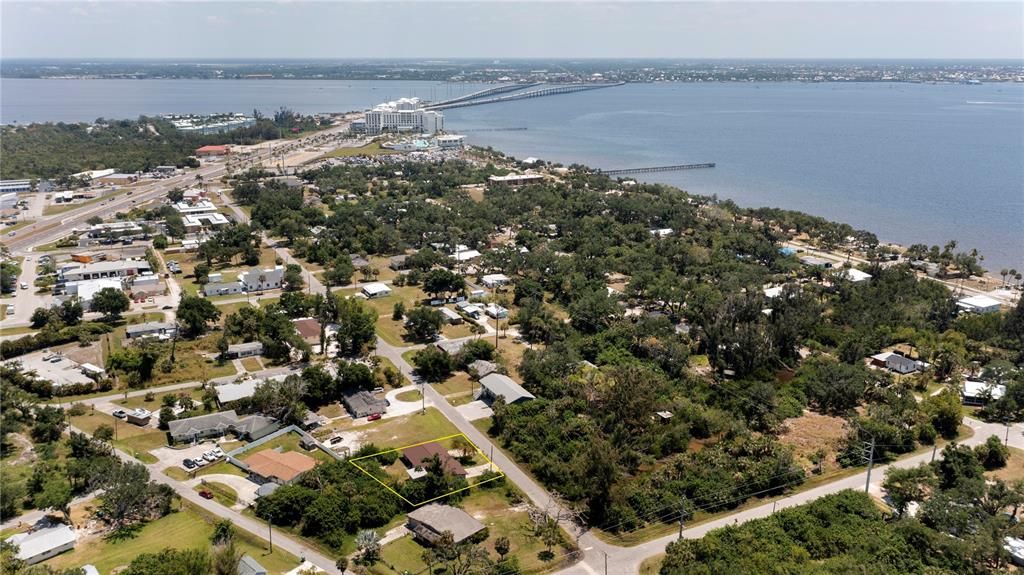 as you can see the park and Charlotte Harbor is close by