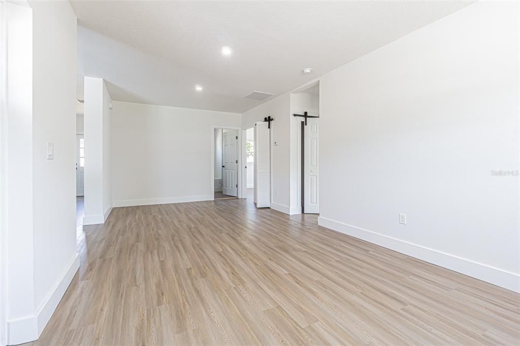 For Sale: $385,000 (3 beds, 2 baths, 1227 Square Feet)