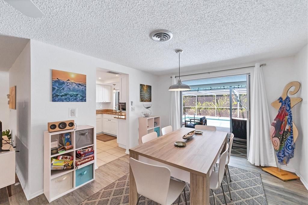 Active With Contract: $399,000 (2 beds, 2 baths, 1400 Square Feet)