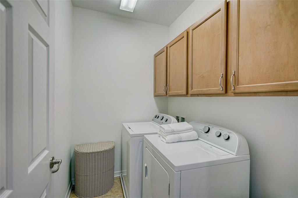 For Rent: $2,900 (3 beds, 2 baths, 1818 Square Feet)
