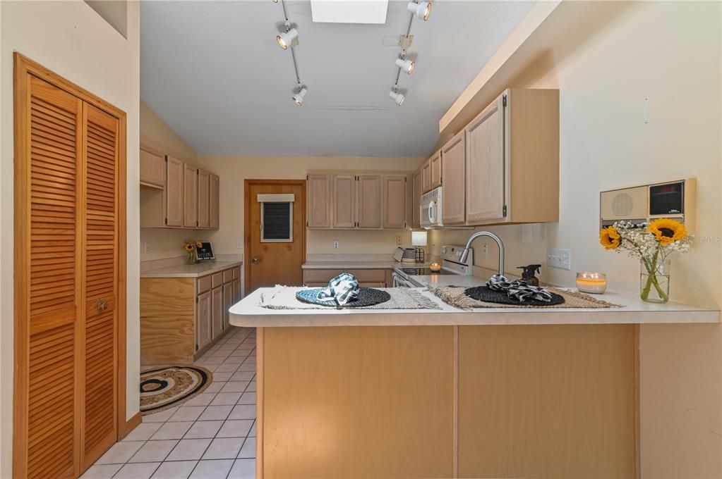 From Dining Room, facing Breakfast Bar & Kitchen