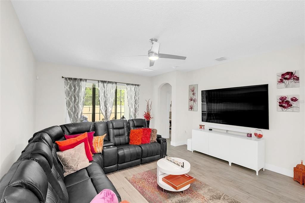 Family room w/sliding glass doors to backyard