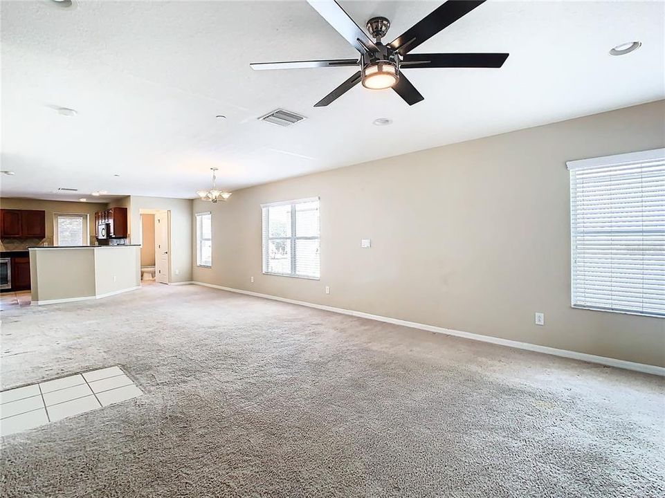 Active With Contract: $325,000 (3 beds, 2 baths, 1572 Square Feet)