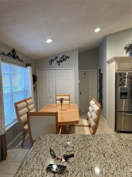Active With Contract: $375,900 (3 beds, 2 baths, 1463 Square Feet)