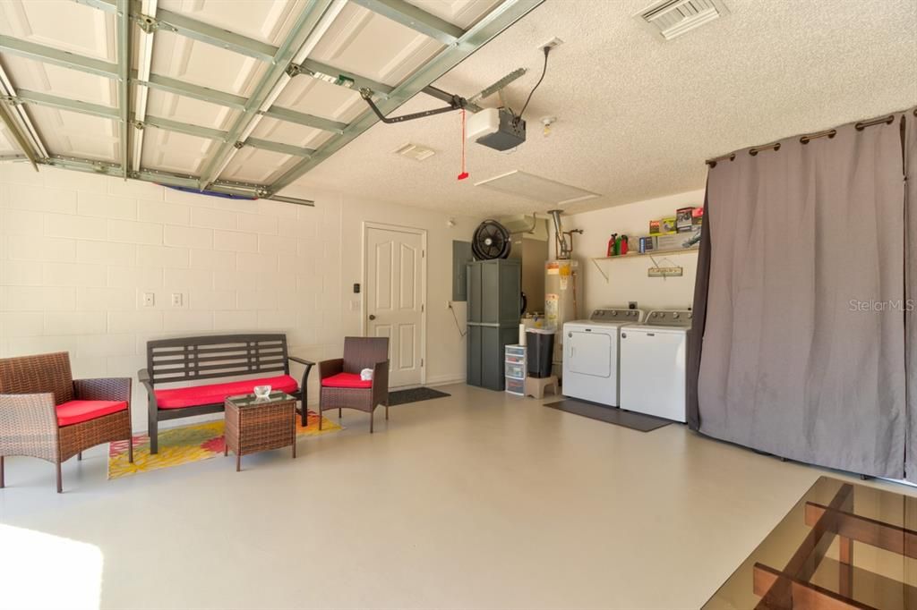For Sale: $330,000 (3 beds, 2 baths, 1148 Square Feet)