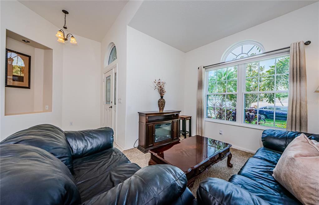 Active With Contract: $400,000 (4 beds, 2 baths, 2002 Square Feet)