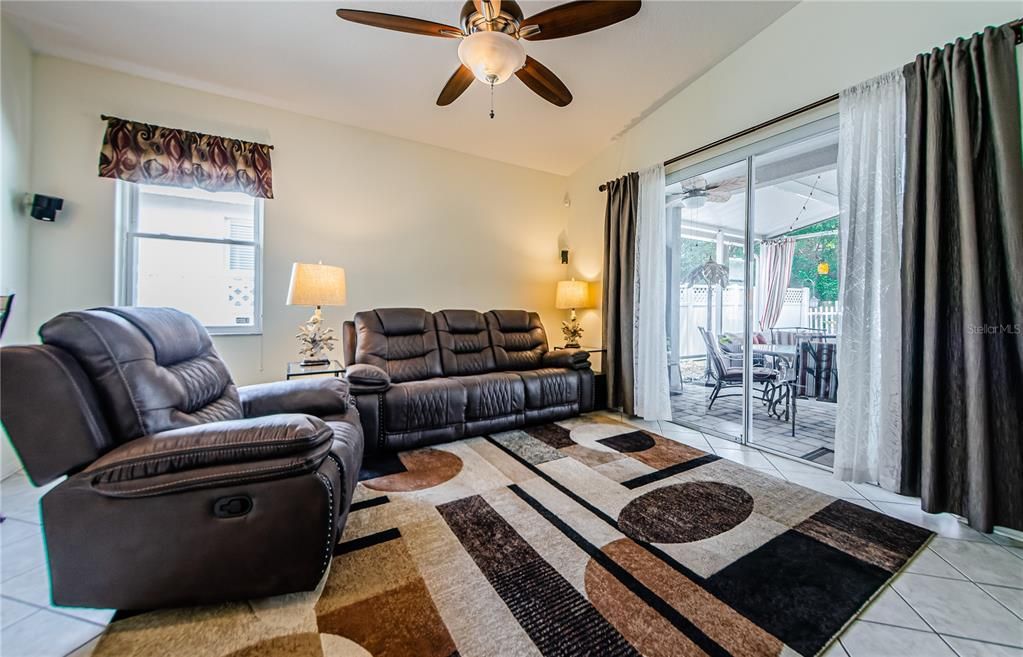 Active With Contract: $400,000 (4 beds, 2 baths, 2002 Square Feet)