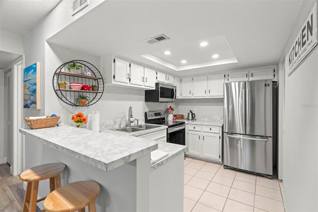 For Sale: $289,000 (2 beds, 2 baths, 1050 Square Feet)