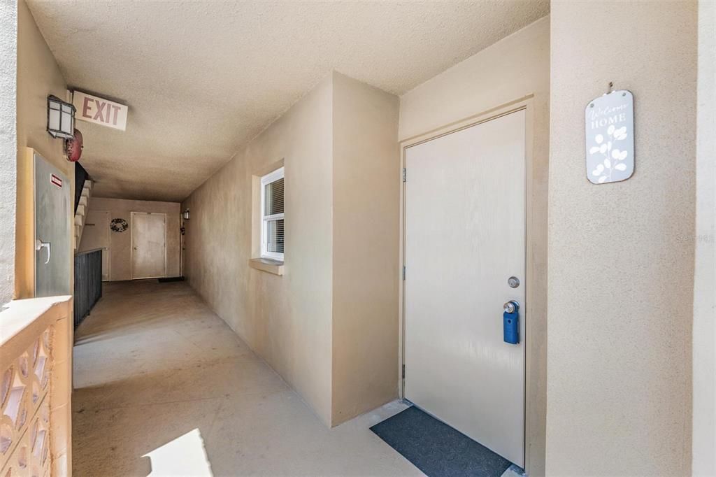 For Sale: $449,900 (2 beds, 2 baths, 975 Square Feet)