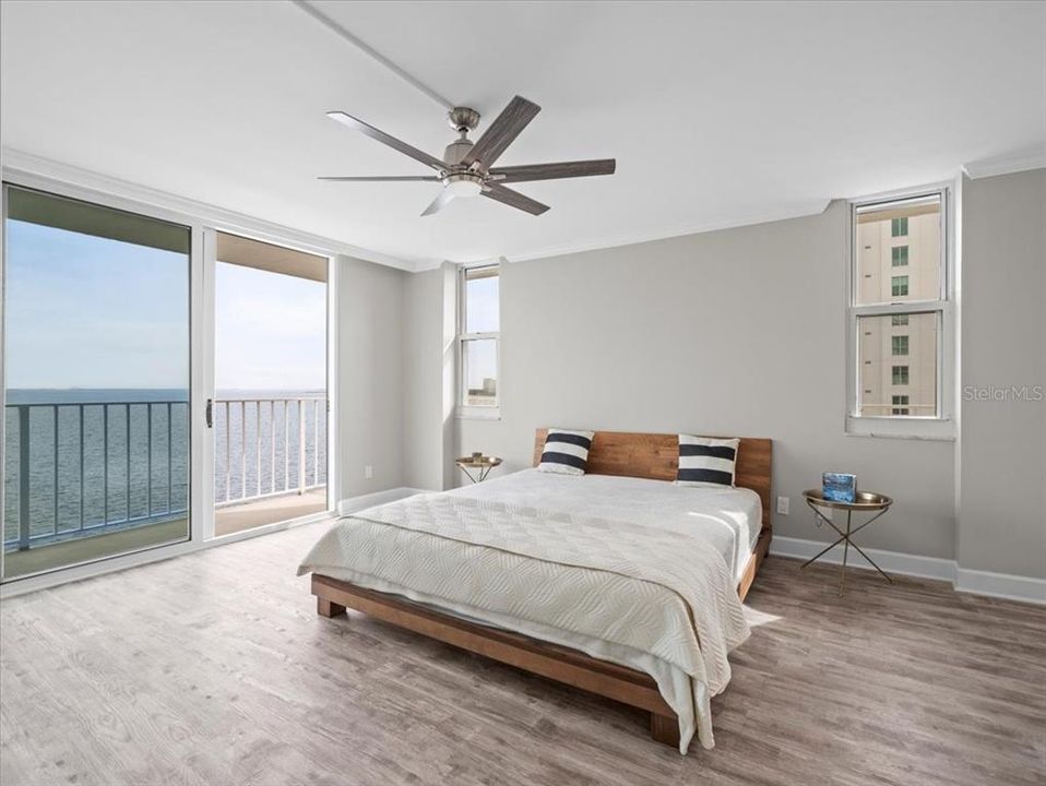 Active With Contract: $1,100,000 (3 beds, 3 baths, 1923 Square Feet)