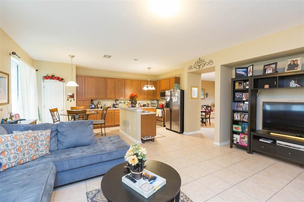 For Sale: $459,900 (5 beds, 2 baths, 2834 Square Feet)