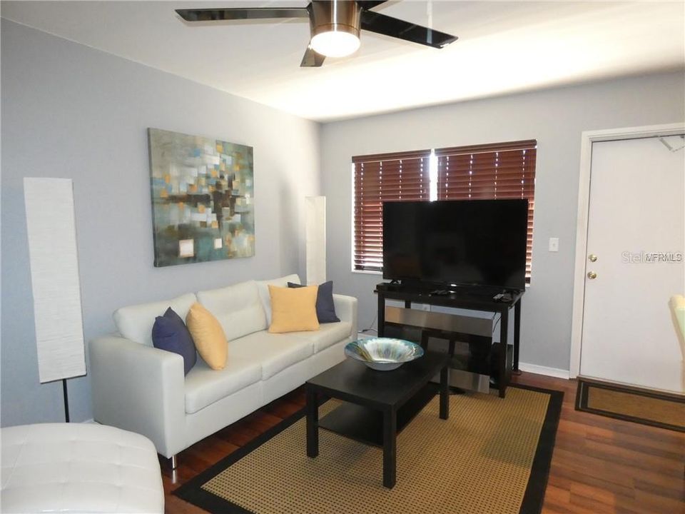 Active With Contract: $90,000 (1 beds, 1 baths, 585 Square Feet)