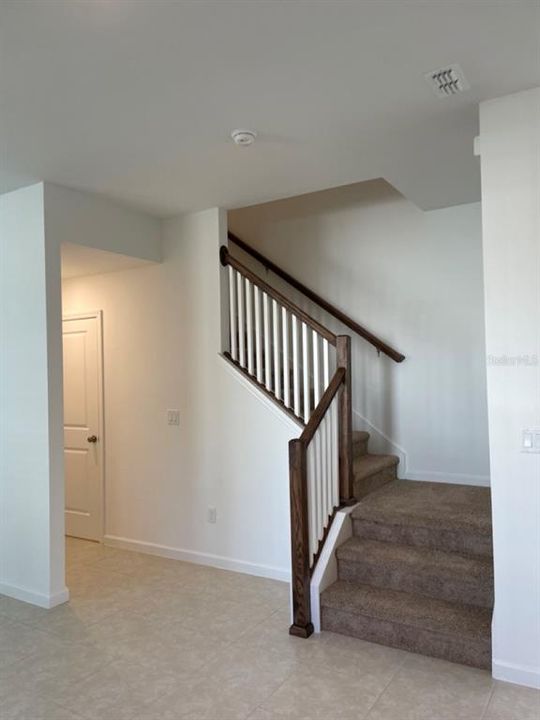 Active With Contract: $2,450 (3 beds, 2 baths, 1489 Square Feet)