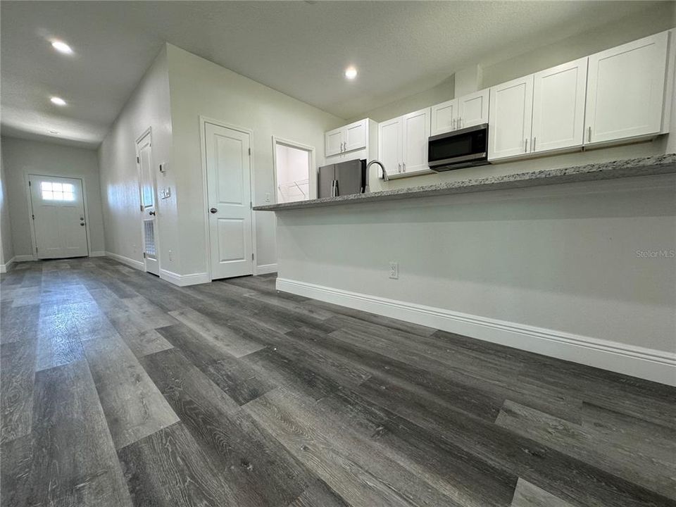 Active With Contract: $2,150 (3 beds, 2 baths, 1401 Square Feet)