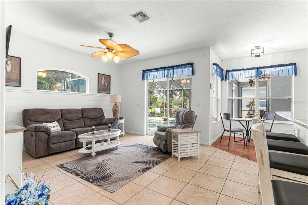 Active With Contract: $448,000 (3 beds, 2 baths, 1868 Square Feet)