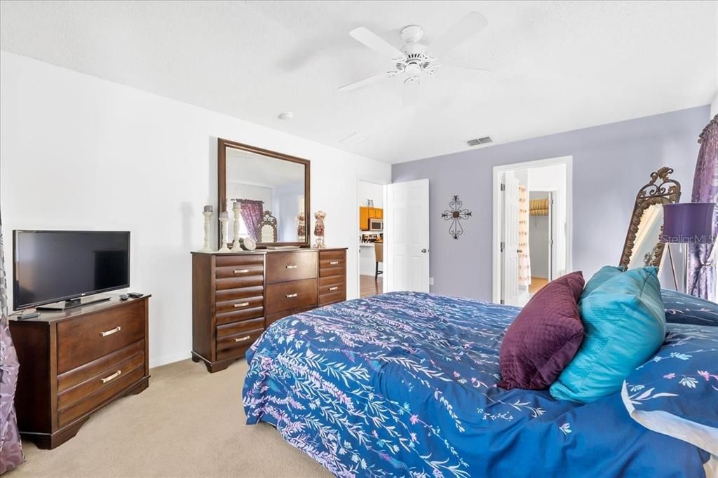 Vendido Recientemente: $437,500 (4 camas, 3 baños, 1940 Pies cuadrados)