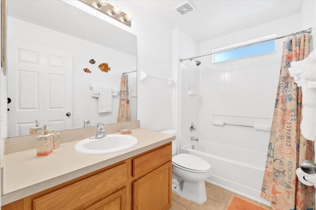 待售: $437,500 (4 贝兹, 3 浴室, 1940 平方英尺)