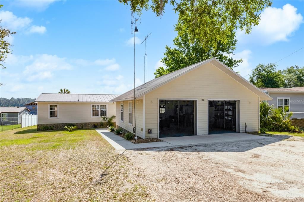 Active With Contract: $359,900 (3 beds, 2 baths, 1599 Square Feet)