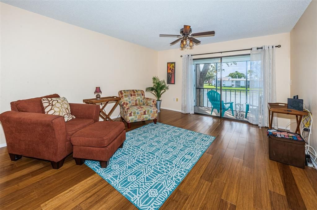 For Sale: $249,000 (2 beds, 2 baths, 1094 Square Feet)