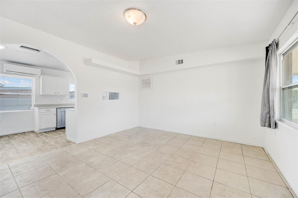 For Sale: $234,900 (3 beds, 1 baths, 960 Square Feet)