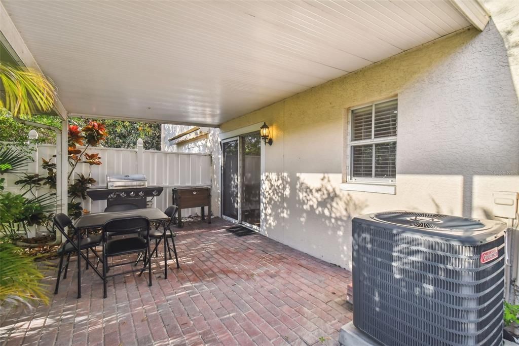For Sale: $425,000 (2 beds, 2 baths, 1262 Square Feet)