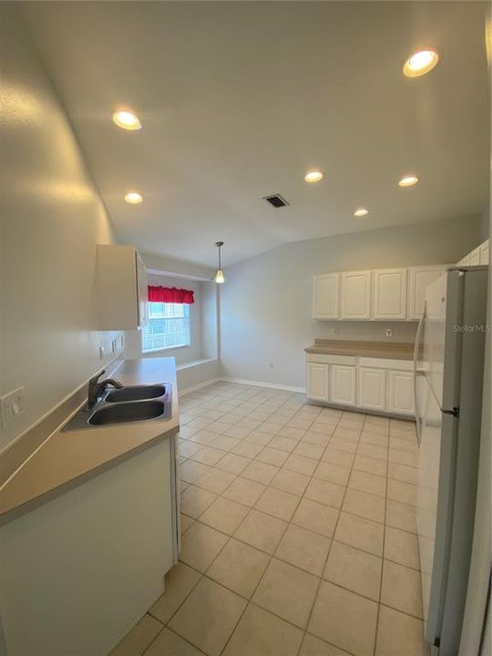 Active With Contract: $2,000 (3 beds, 2 baths, 1432 Square Feet)