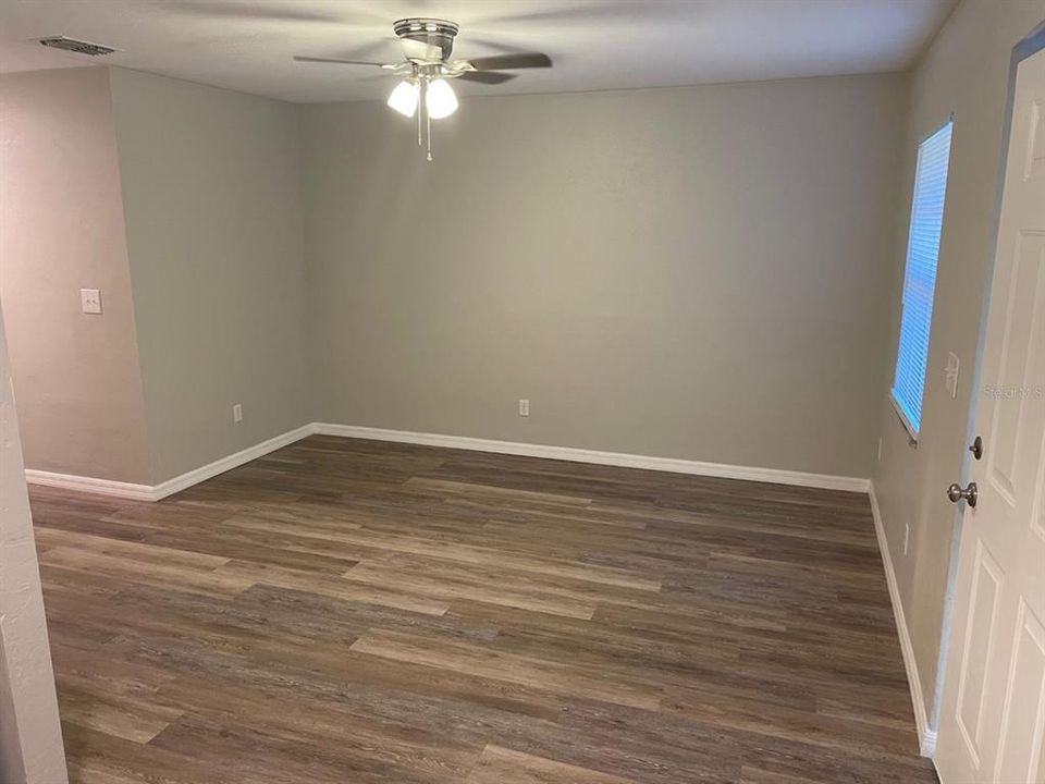 For Rent: $1,100 (2 beds, 1 baths, 793 Square Feet)