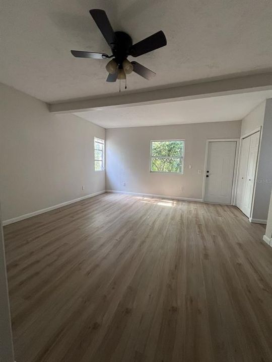 Recently Rented: $2,300 (3 beds, 1 baths, 1060 Square Feet)