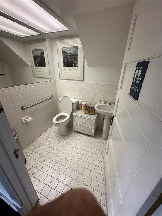 1st Floor Bathroom