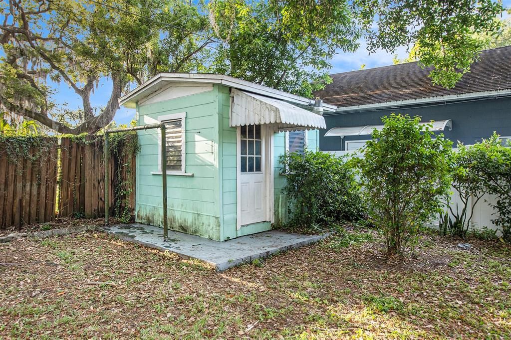 Recently Sold: $315,000 (3 beds, 1 baths, 953 Square Feet)