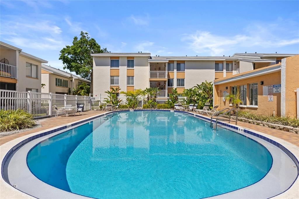 Active With Contract: $1,580 (1 beds, 1 baths, 760 Square Feet)