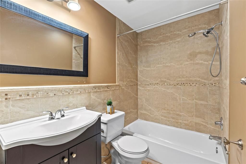 Active With Contract: $1,580 (1 beds, 1 baths, 760 Square Feet)