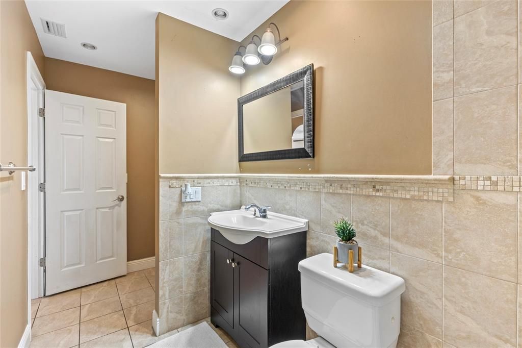 Active With Contract: $1,580 (1 beds, 1 baths, 760 Square Feet)