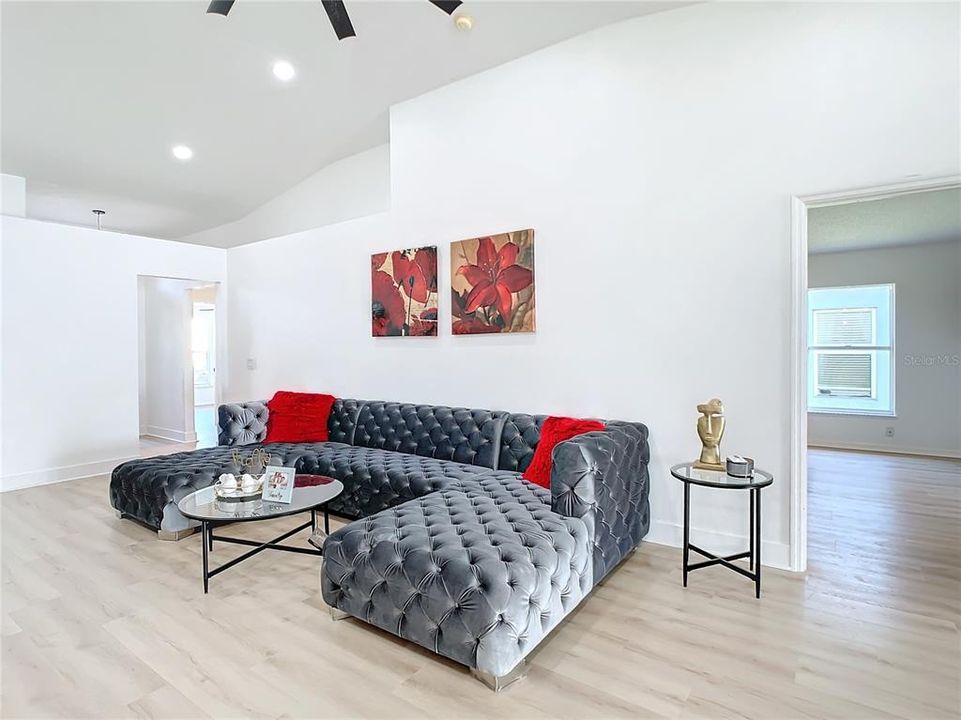 For Sale: $419,900 (3 beds, 2 baths, 1874 Square Feet)