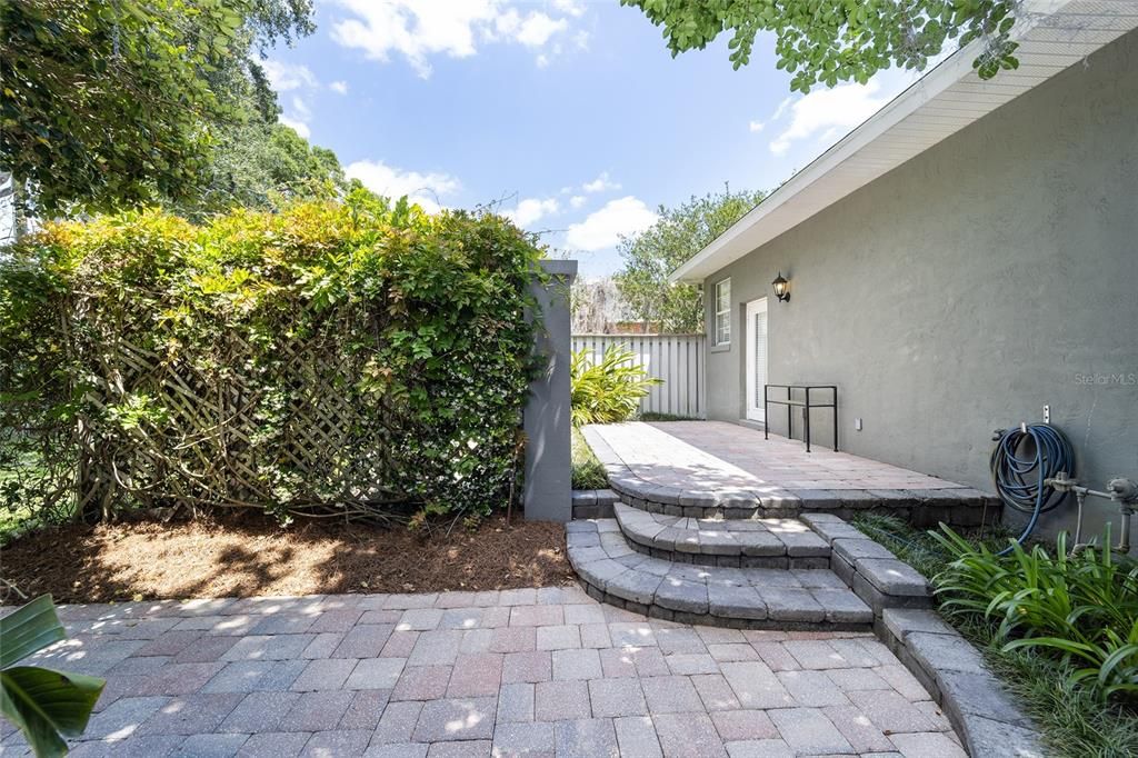 Active With Contract: $1,100,000 (5 beds, 4 baths, 4913 Square Feet)