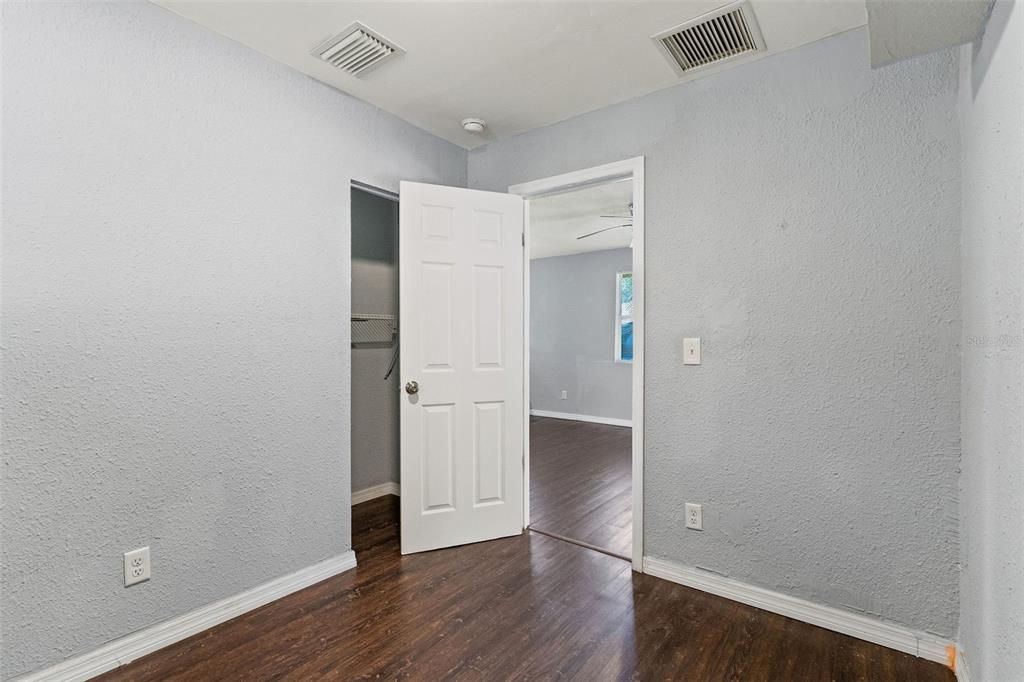 For Rent: $2,200 (3 beds, 1 baths, 776 Square Feet)