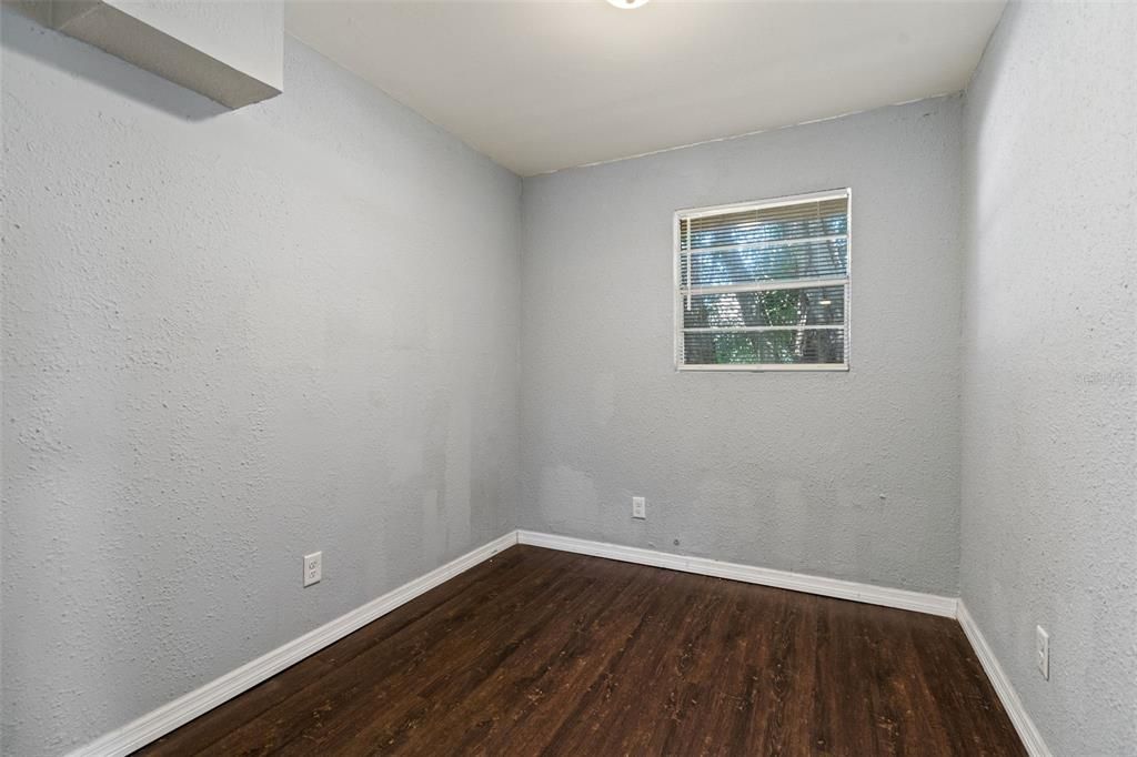 For Rent: $2,100 (3 beds, 1 baths, 776 Square Feet)