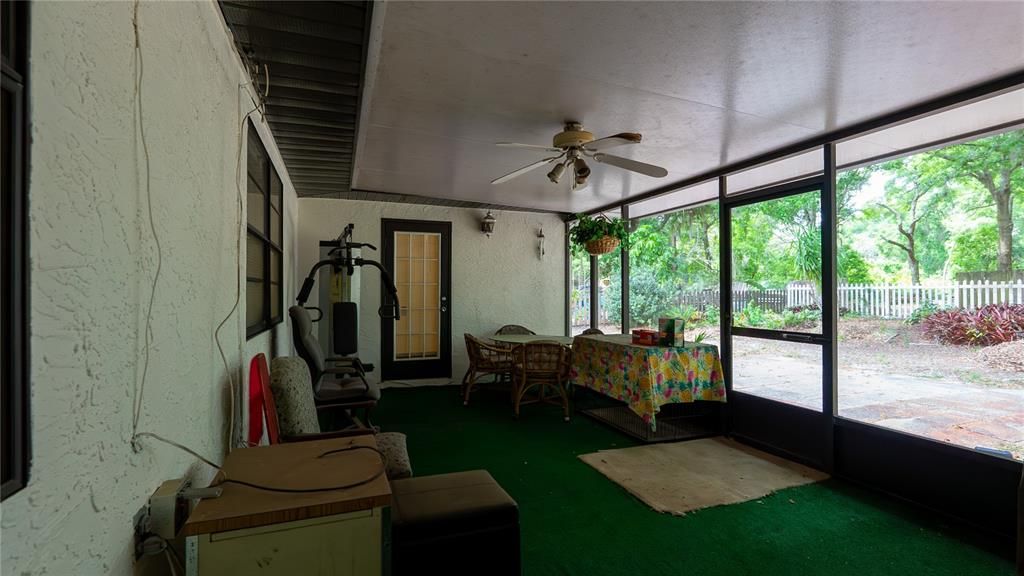For Sale: $370,000 (3 beds, 2 baths, 1984 Square Feet)