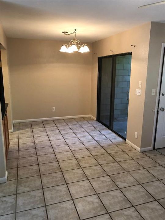 For Rent: $1,200 (2 beds, 1 baths, 1096 Square Feet)