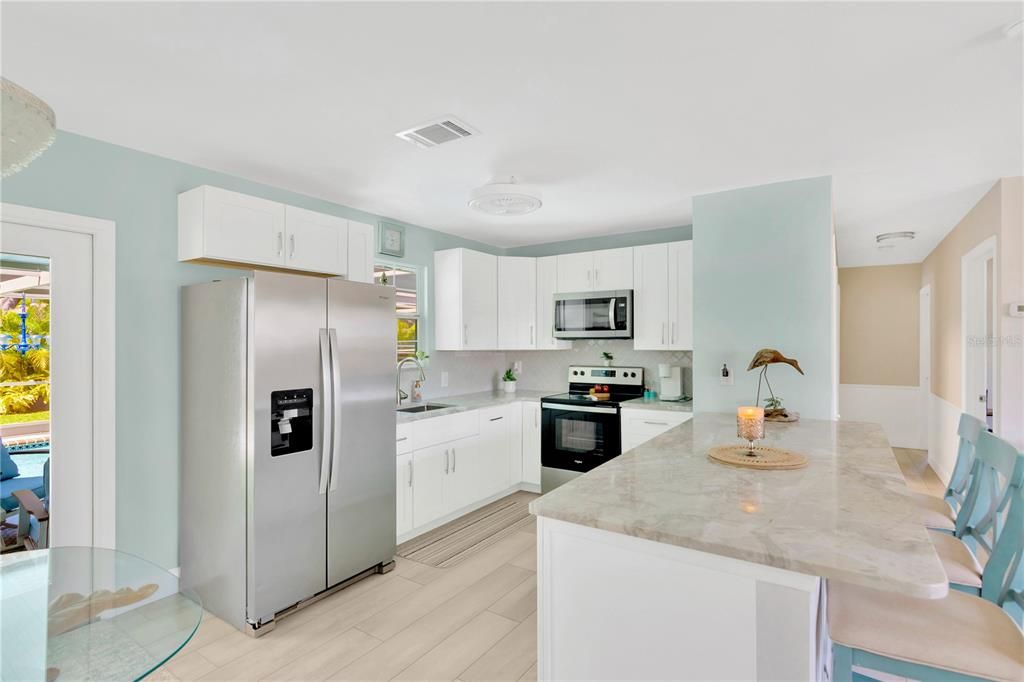 Active With Contract: $385,000 (3 beds, 2 baths, 1296 Square Feet)