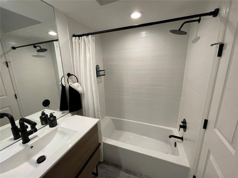 В аренду: $6,500 (3 спален, 3 ванн, 2025 Квадратных фут)
