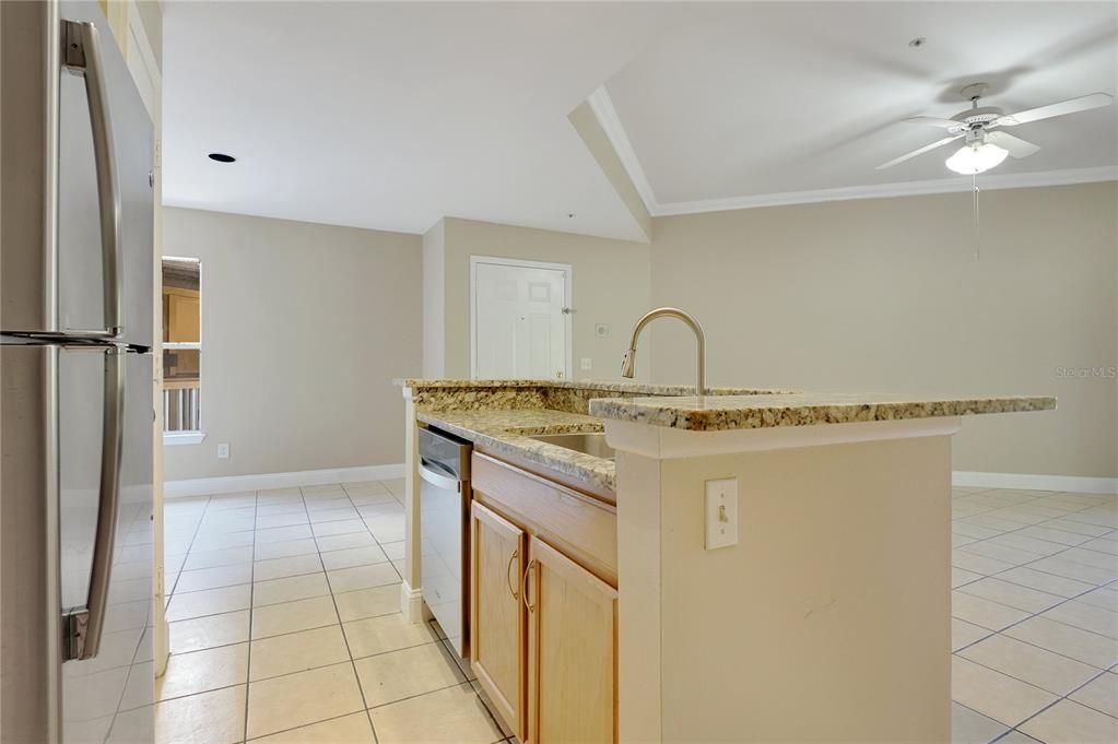 Active With Contract: $1,400 (1 beds, 1 baths, 823 Square Feet)
