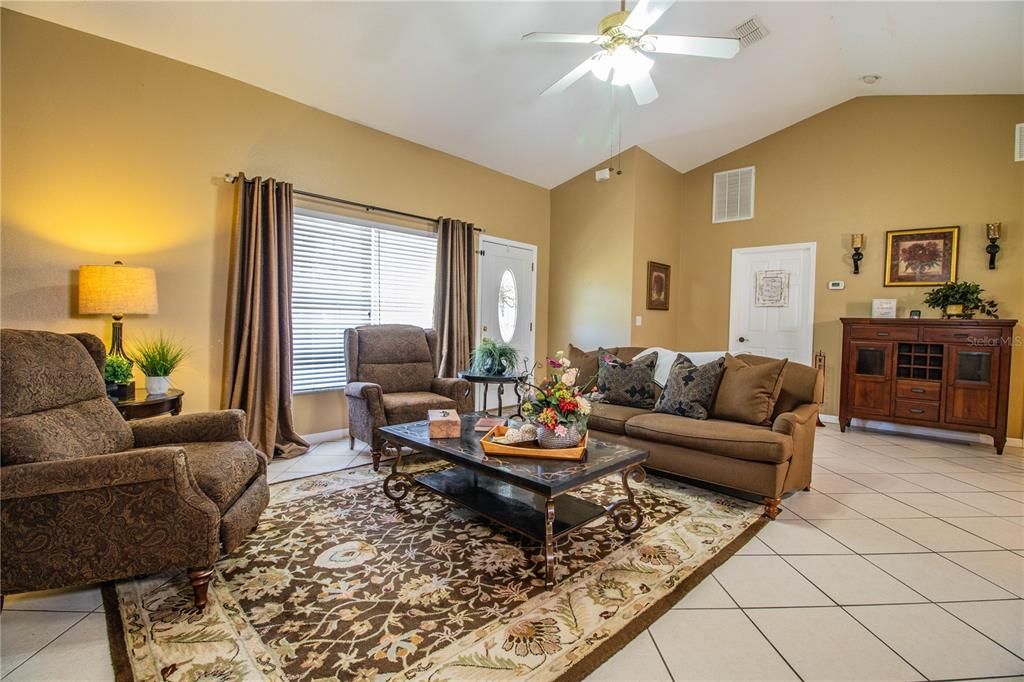 Active With Contract: $329,000 (3 beds, 2 baths, 1440 Square Feet)