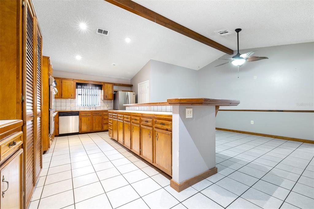 For Sale: $329,900 (3 beds, 2 baths, 1688 Square Feet)