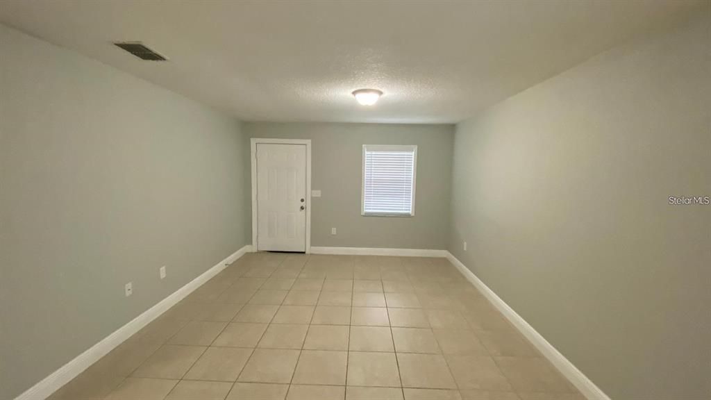 For Rent: $1,500 (3 beds, 1 baths, 1072 Square Feet)