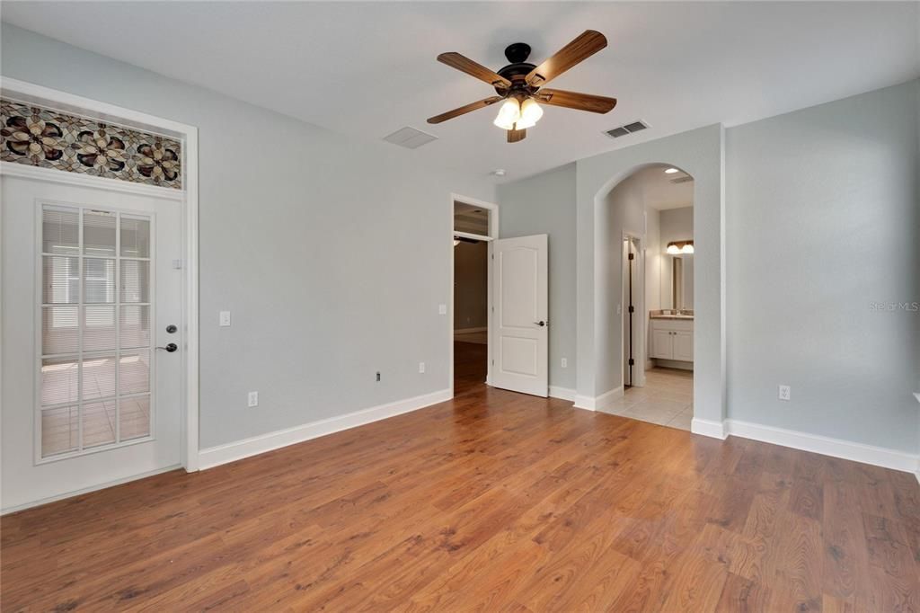 For Rent: $2,000 (2 beds, 2 baths, 1549 Square Feet)