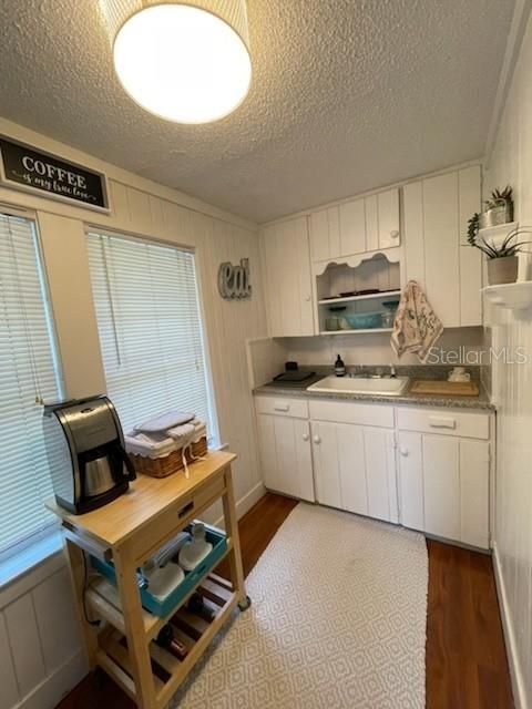 For Rent: $2,100 (1 beds, 1 baths, 750 Square Feet)