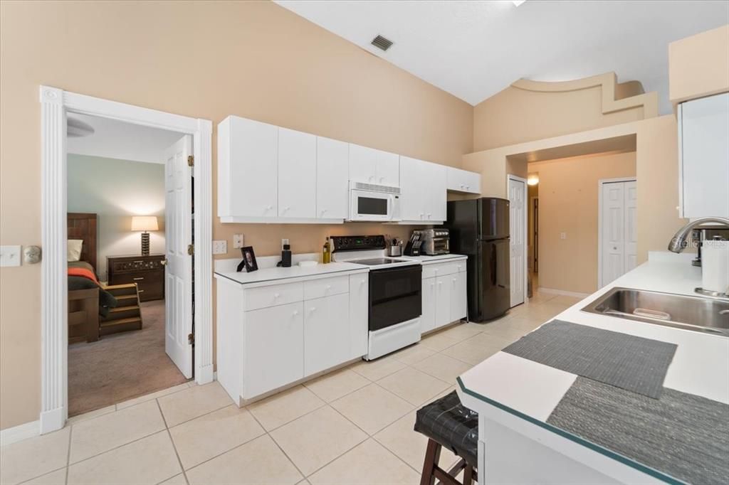 For Sale: $395,000 (3 beds, 2 baths, 1892 Square Feet)