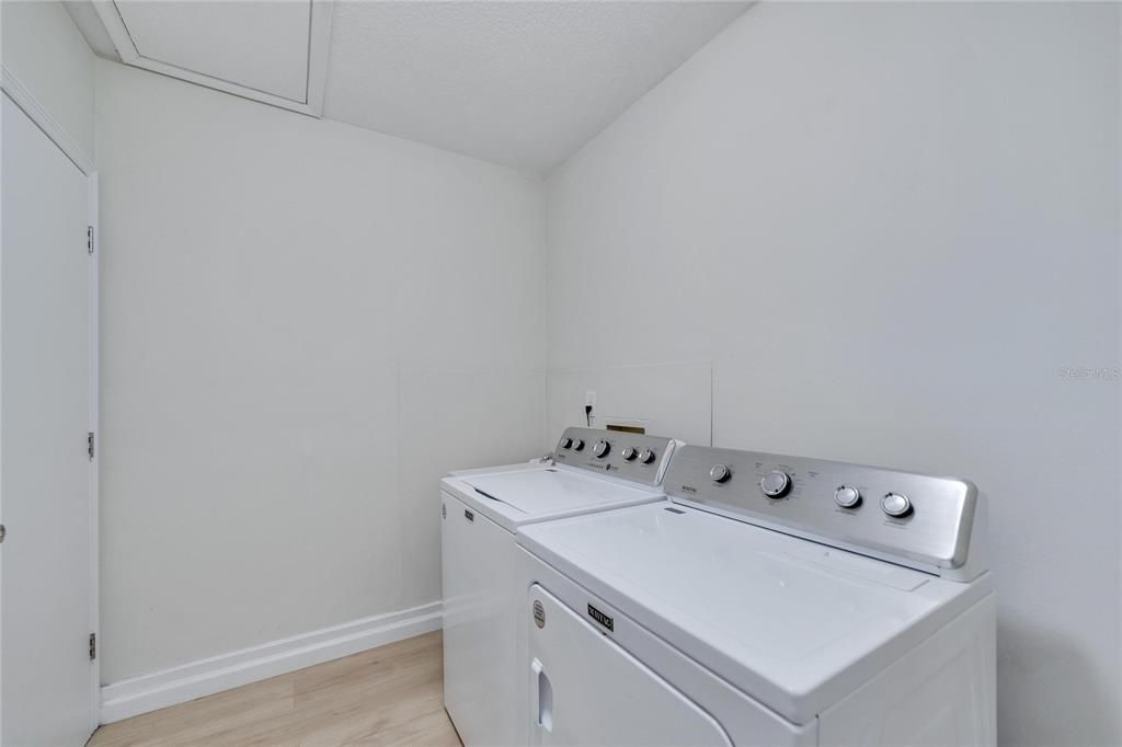 Active With Contract: $349,000 (3 beds, 2 baths, 1448 Square Feet)