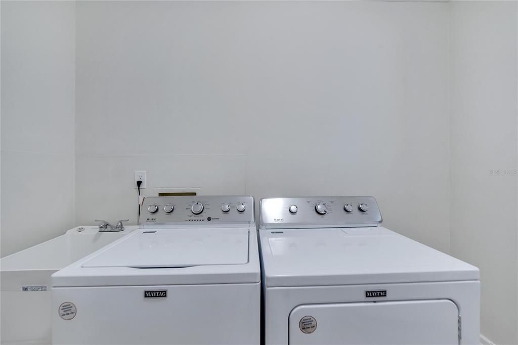 Active With Contract: $349,000 (3 beds, 2 baths, 1448 Square Feet)